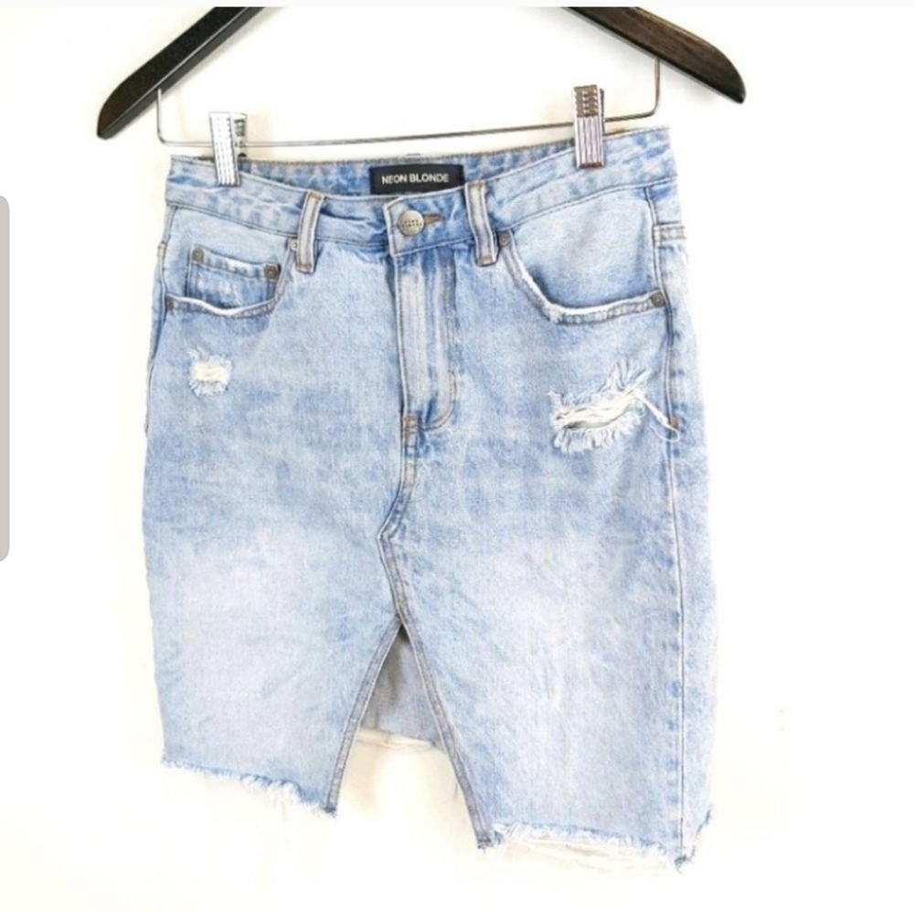 Neon Blonde Distressed Light Wash Denim Raw Hem Skirt sz 26